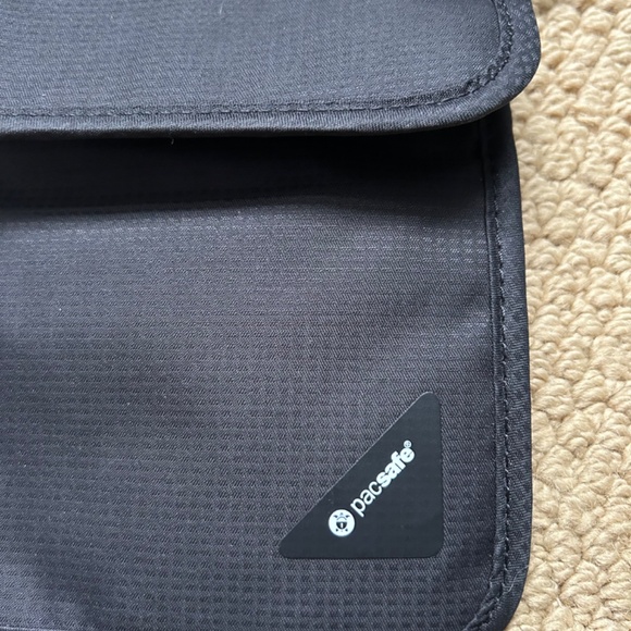 PacSafe Neck Pouch - Picture 3 of 3